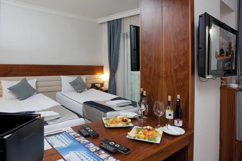 Demir Otel Bornova Ngoại thất bức ảnh